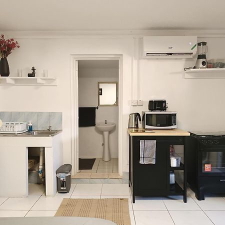 Montego Bay Garden Studio ภายนอก รูปภาพ