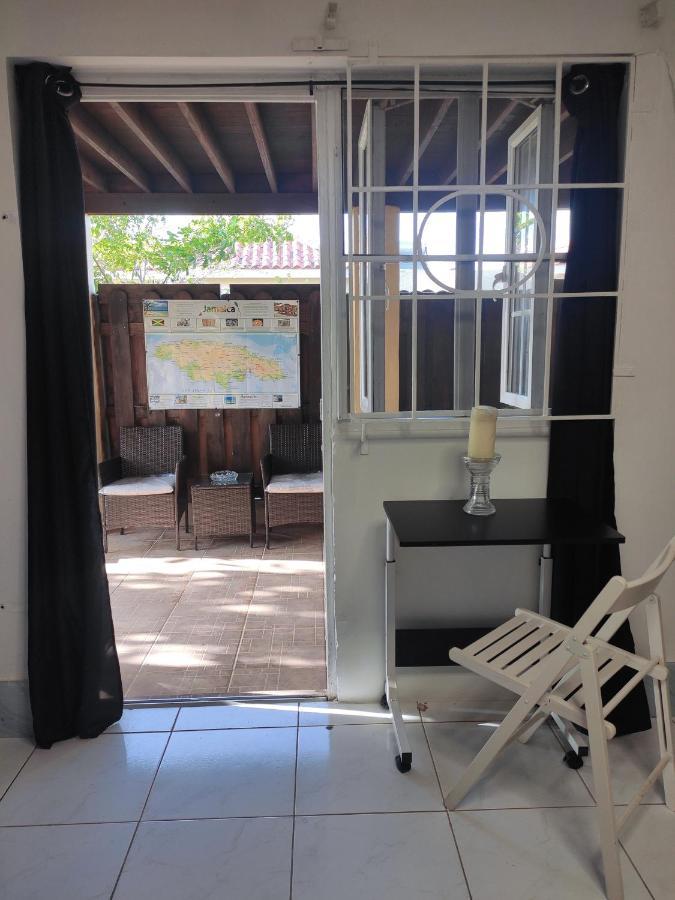 Montego Bay Garden Studio ภายนอก รูปภาพ