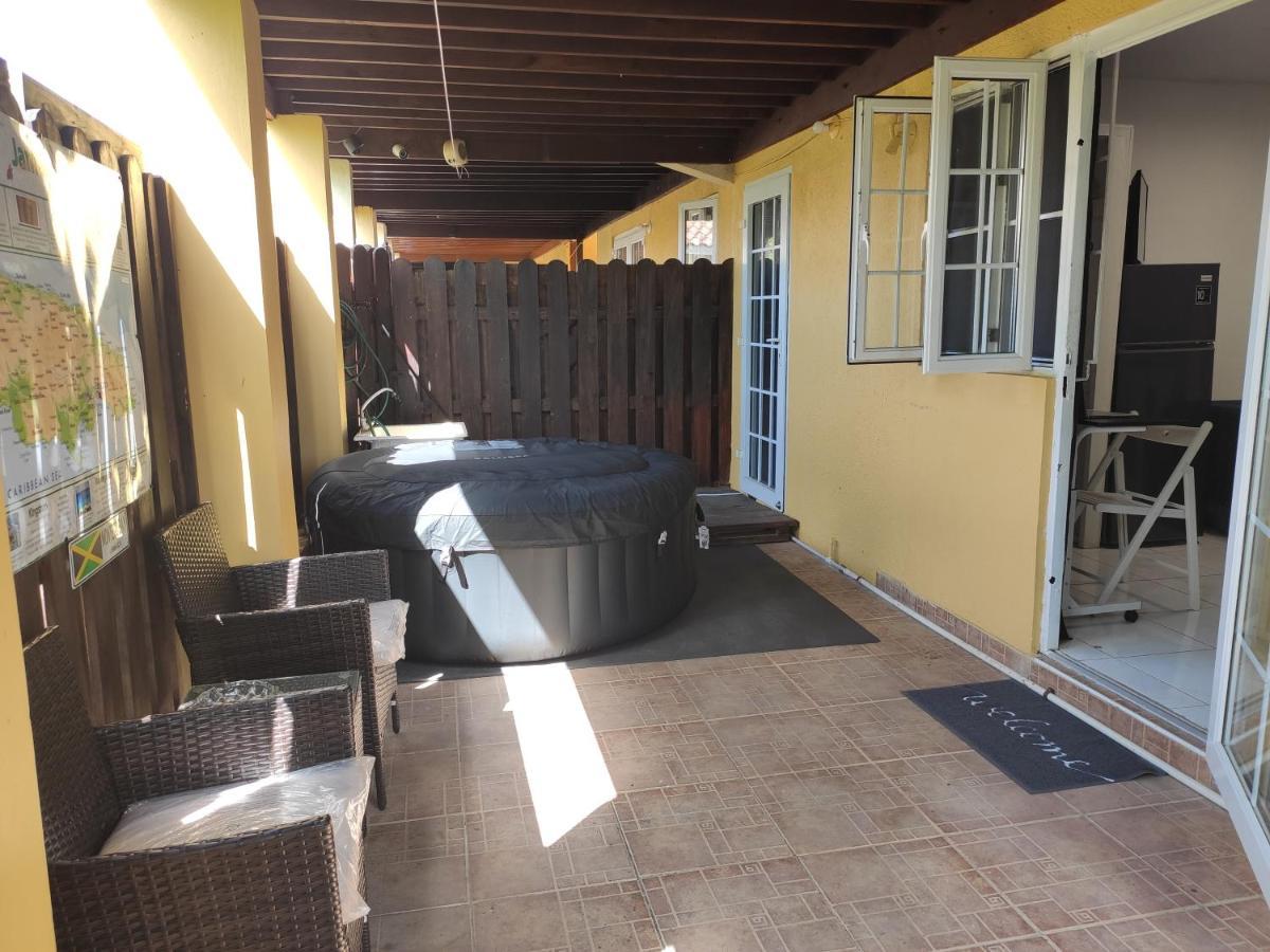 Montego Bay Garden Studio ภายนอก รูปภาพ
