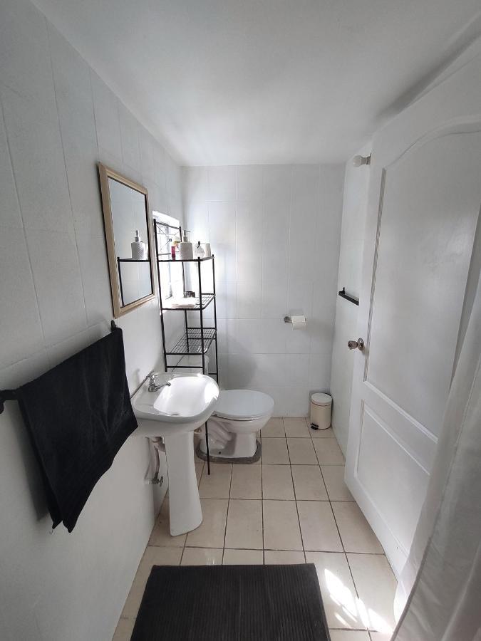 Montego Bay Garden Studio ภายนอก รูปภาพ