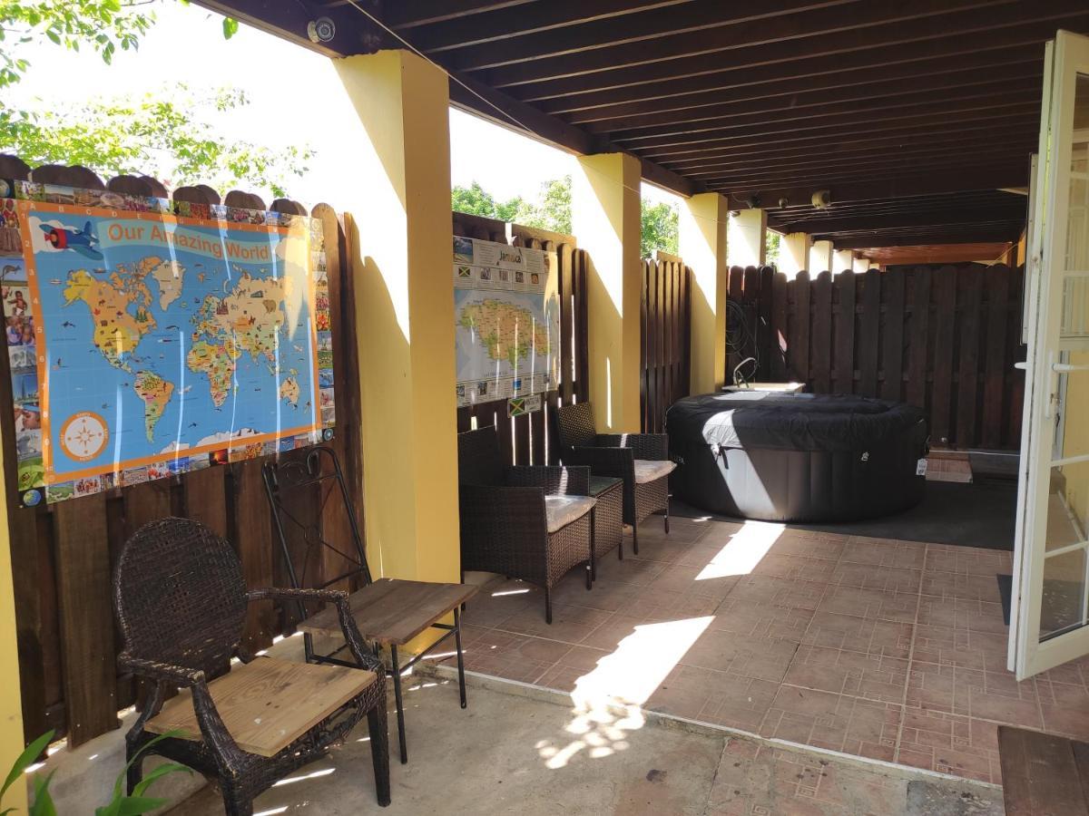 Montego Bay Garden Studio ภายนอก รูปภาพ